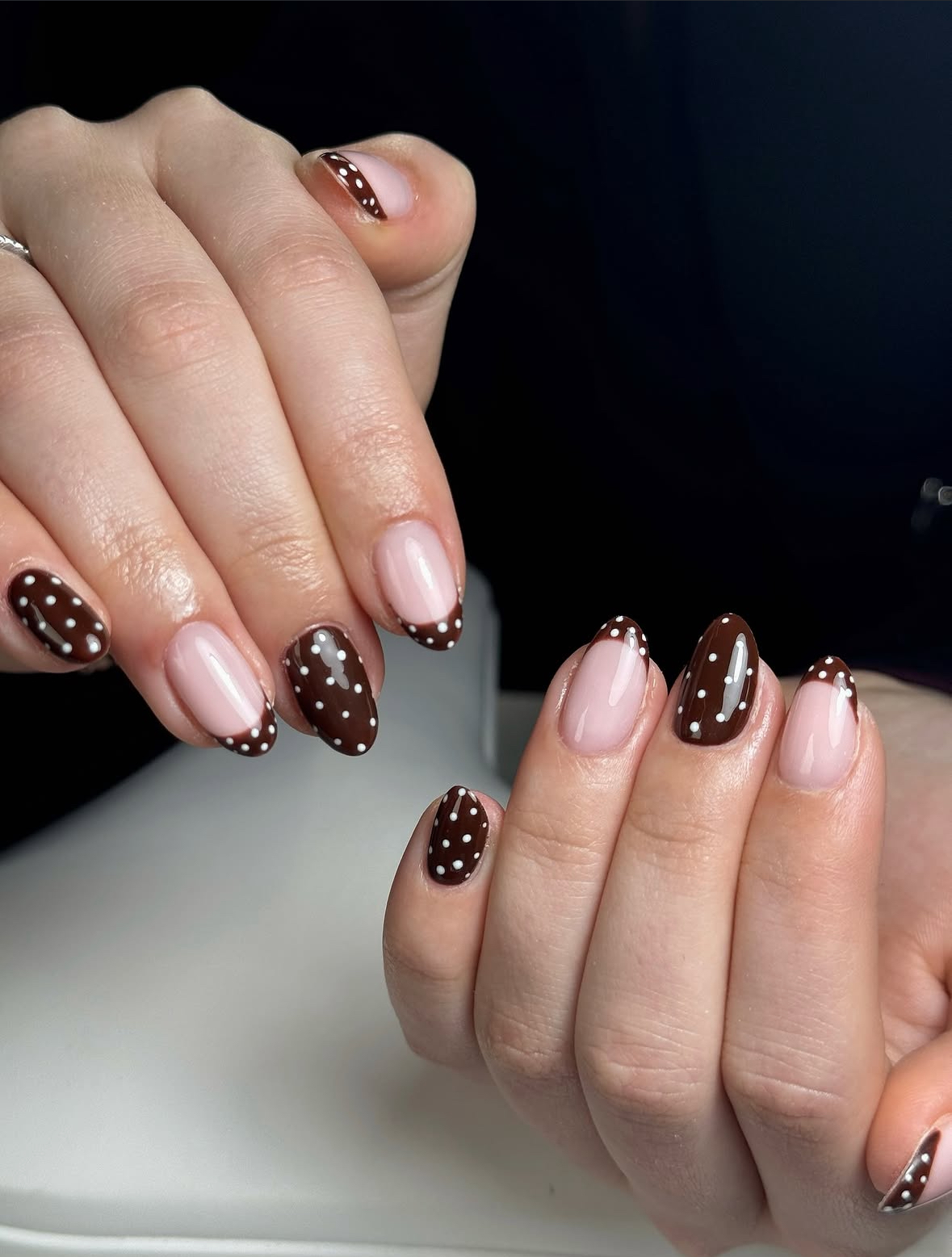 Chocoladebruine stipjes en french tips