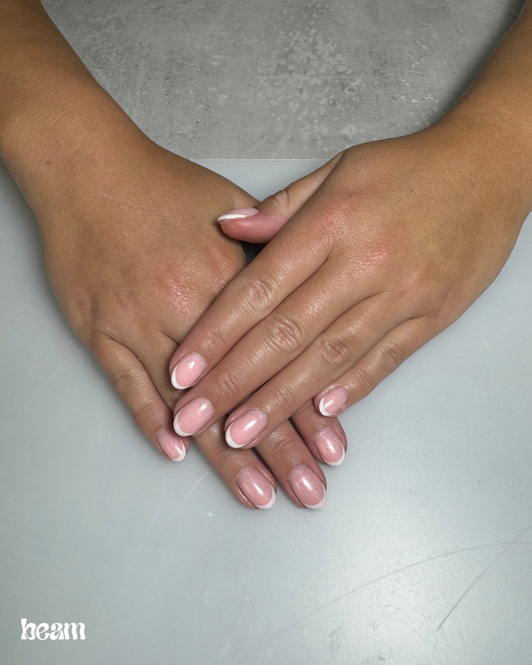 Naturel nagels met een dunne french